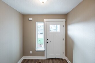 270-272 Gwinn Street E in Monmouth, OR - Building Photo - Building Photo