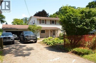 15 St Anns Ct in Hamilton, ON - Building Photo