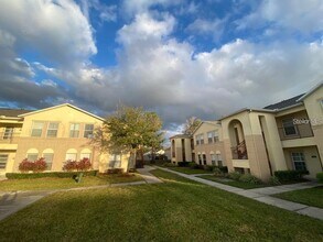 2866 Club Cortile Cir in Kissimmee, FL - Building Photo - Building Photo