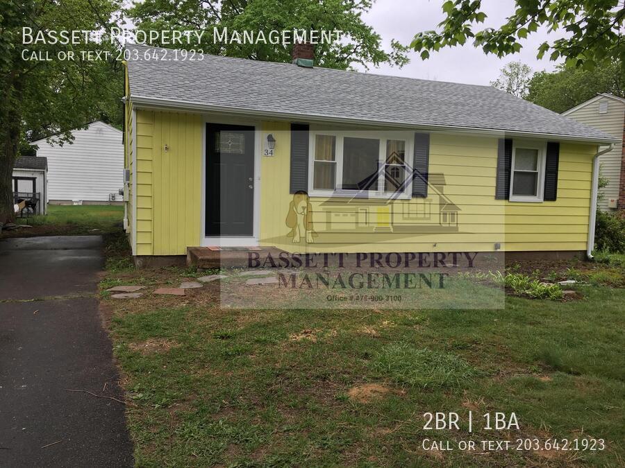 34 Maple Ave in North Haven, CT - Building Photo