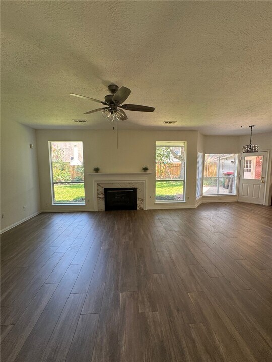 16655 Broadoak Grove Ln in Sugar Land, TX - Building Photo