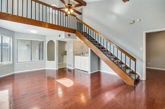 18040 Midway Rd in Dallas, TX - Building Photo - Building Photo