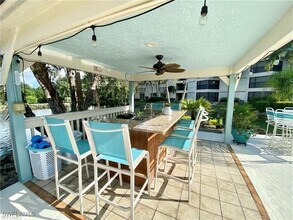 6979 Winkler Rd in Ft. Myers, FL - Building Photo - Building Photo