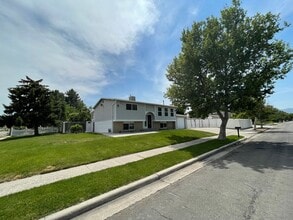 3257 W Bigarade Ln in Taylorsville, UT - Building Photo - Building Photo