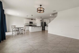 6814 Grace Hammock Rd in Harmony, FL - Foto de edificio - Building Photo