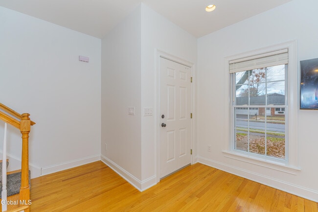 80 Vanderbilt Ave in Saratoga Springs, NY - Building Photo - Building Photo