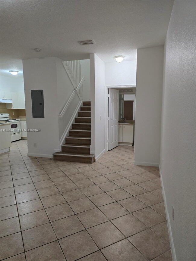 1304 N Santa Catalina Cir in North Lauderdale, FL - Building Photo - Building Photo