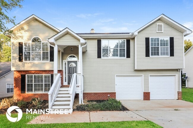 property at 824 Piccadilly Cir