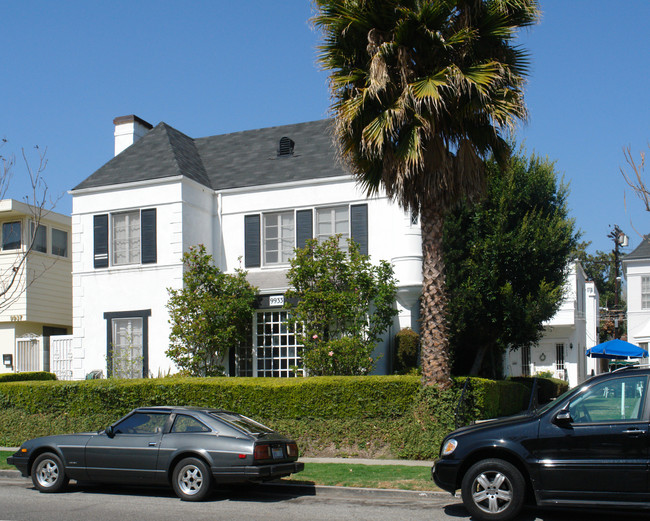 9933 Young Dr in Beverly Hills, CA - Building Photo - Building Photo