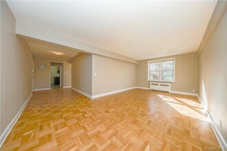 1133 Midland Ave in Yonkers, NY - Building Photo - Building Photo
