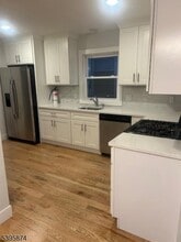 849 Rebecca Pl in Elizabeth, NJ - Building Photo - Building Photo