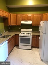 606 E Landis Ave-Unit -B in Vineland, NJ - Foto de edificio - Building Photo