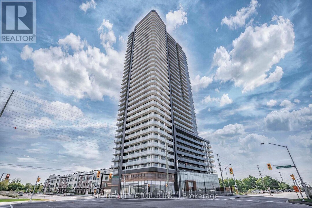 7895 Jane St in Vaughan, ON - Building Photo
