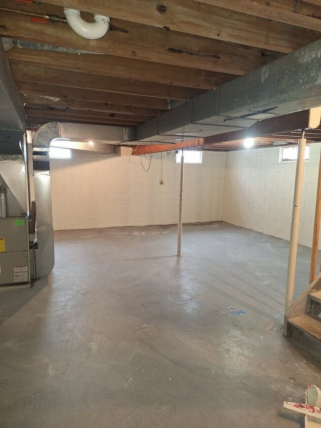 3234 W Holmes Rd in Lansing, MI - Building Photo - Building Photo