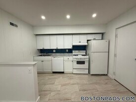 20 Hubbard Ave, Unit 2 in Cambridge, MA - Building Photo