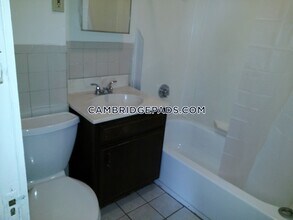 124 Berkshire St in Cambridge, MA - Building Photo - Building Photo