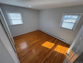 189 Vanderbilt Ave in Brentwood, NY - Building Photo - Building Photo