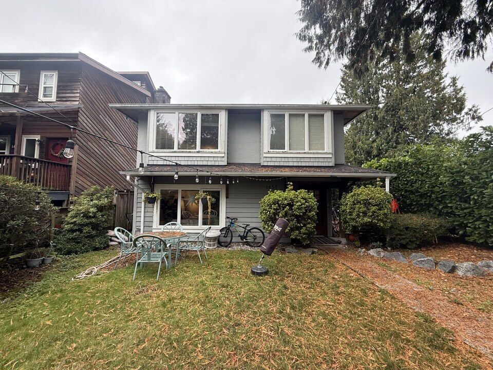 1457 William Ave in North Vancouver, BC - Building Photo