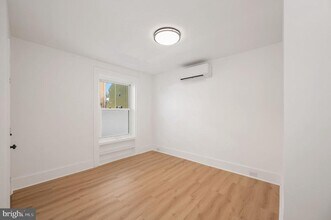 264 Walnut St in Phoenixville, PA - Foto de edificio - Building Photo