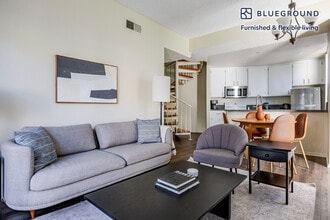 747 Gayley Ave in Los Angeles, CA - Building Photo - Building Photo