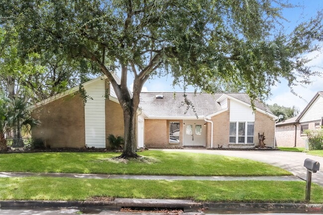 1403 Diana Ct