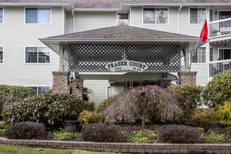 Fraser Court in Maple Ridge, BC - Building Photo - Building Photo