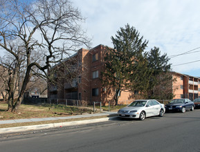 4010 9th St SE in Washington, DC - Building Photo - Building Photo