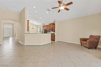 2730 Brightside Ct in Cape Coral, FL - Foto de edificio - Building Photo