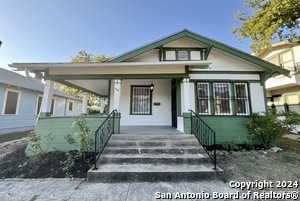 922 W Gramercy Pl in San Antonio, TX - Foto de edificio - Building Photo