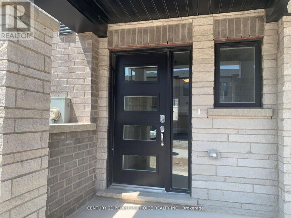 155-155 Equestrian Way in Cambridge, ON - Building Photo
