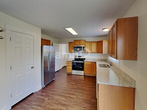 6046 Miners Mesa Dr in West Jordan, UT - Building Photo - Building Photo