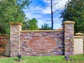 8010 Tuscany Way in Davenport, FL - Building Photo - Building Photo