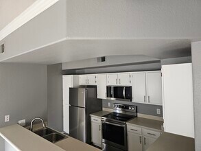 3236 E Chandler Blvd, Unit 2078 in Phoenix, AZ - Building Photo - Building Photo