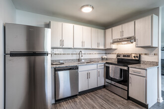 Olympus Apartments in Marlton, NJ - Building Photo - Interior Photo