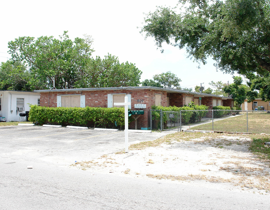 809 NW 15th Ave in Fort Lauderdale, FL - Building Photo