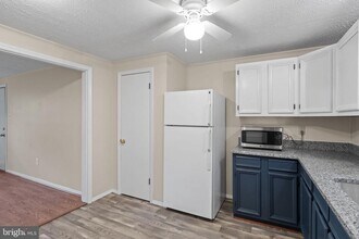 1005 Lower Clubhouse Drive in Harpers Ferry, WV - Building Photo - Building Photo