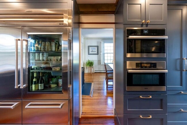 41 Washington St in Newport, RI - Building Photo - Building Photo