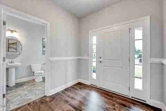 106 Boomer St in Benson, NC - Foto de edificio - Building Photo