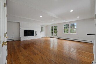 486 Deercliff Rd in Avon, CT - Building Photo - Building Photo