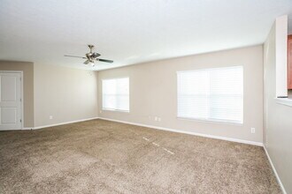 5632 W Stoneview Trail in McCordsville, IN - Building Photo - Building Photo