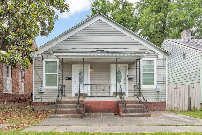 property at 122 Telfair St