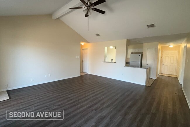 7706 Waterchase Dr in Missouri City, TX - Foto de edificio - Building Photo