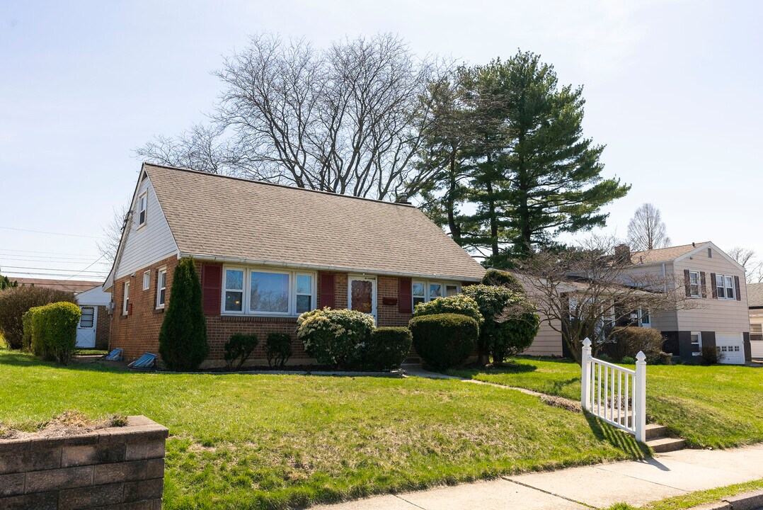 1316 E Highland St in Allentown, PA - Building Photo