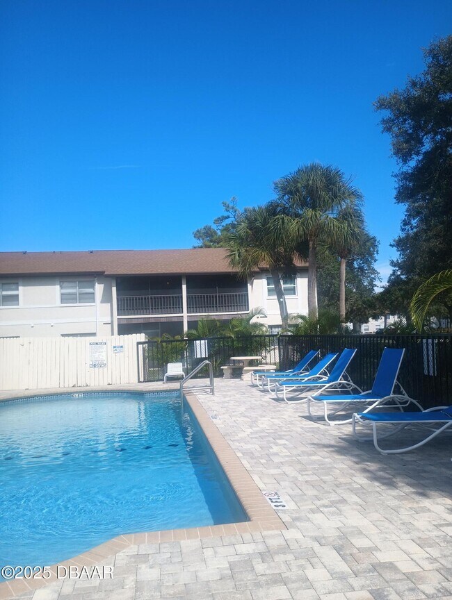 428 Banana Cay Dr in South Daytona, FL - Building Photo - Building Photo