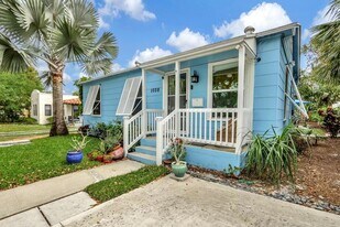 1028 Upland Rd in West Palm Beach, FL - Building Photo