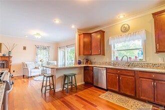 896 Boston Post Rd in Westbrook, CT - Building Photo - Building Photo