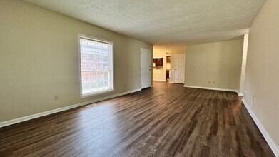 1123 E Buckingham E St in Bloomington, IN - Foto de edificio - Building Photo