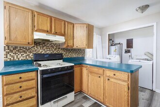 621 E Meyers Ave in Hazel Park, MI - Building Photo - Building Photo