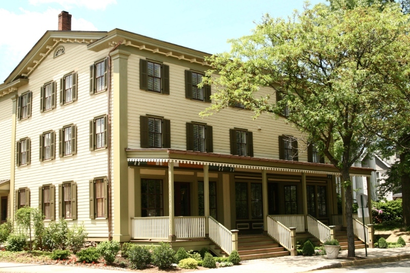 123 Main St in Flemington, NJ - Building Photo