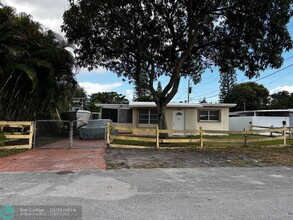 421 S 61st Terrace in Hollywood, FL - Foto de edificio - Building Photo